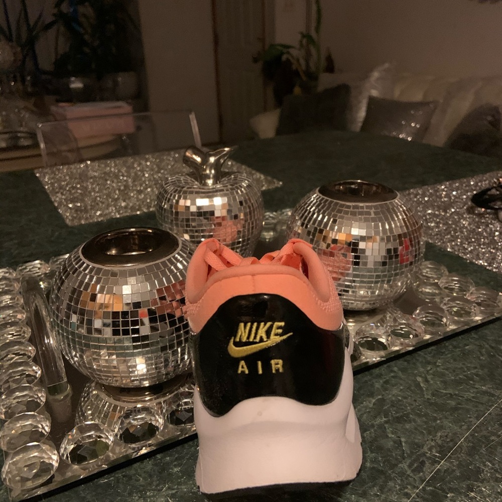 Sneakers - Picture 3 of 5